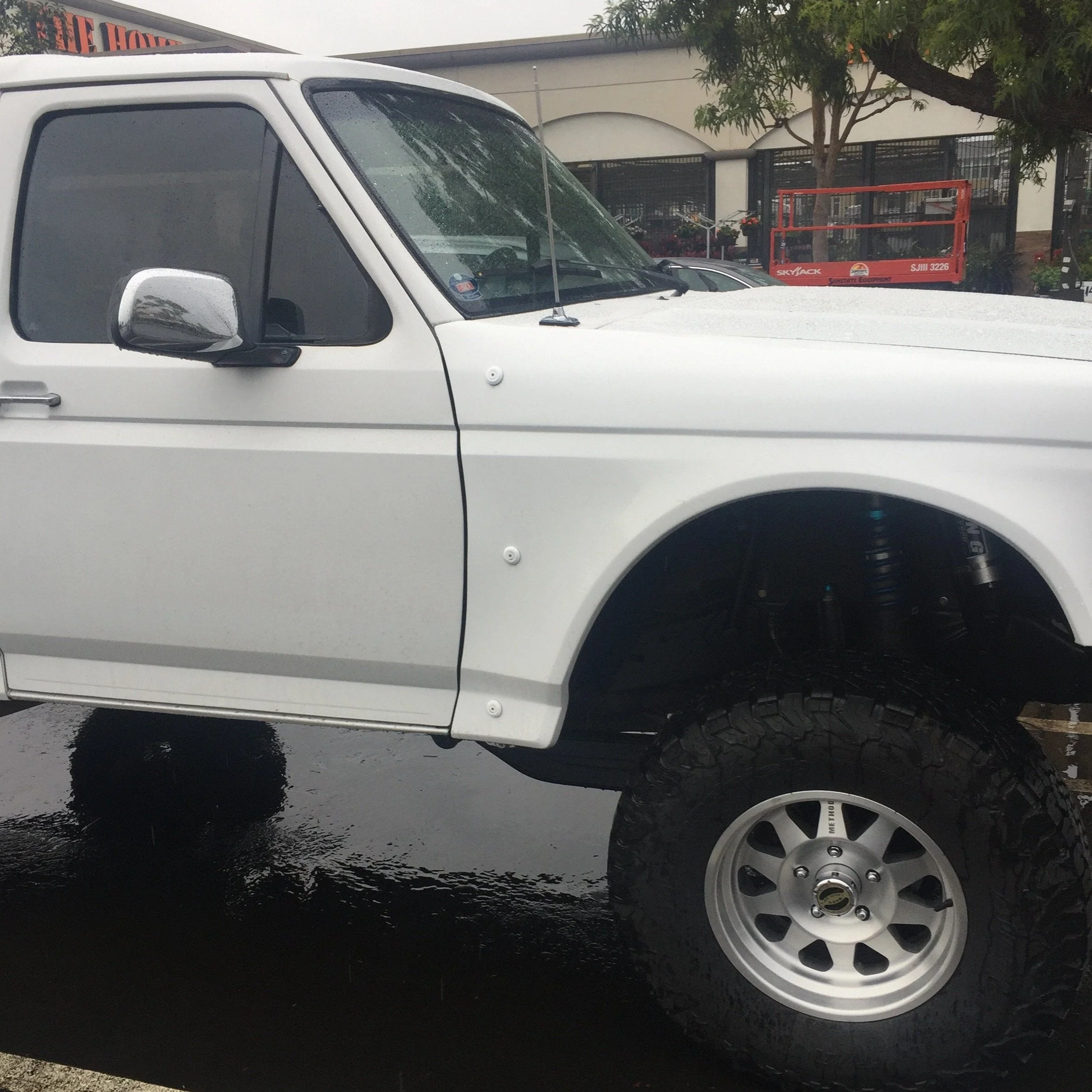 1992-1996 Ford Bronco Fenders - Image 3